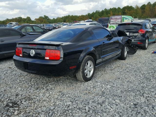 1ZVHT80N085200666 - 2008 FORD MUSTANG BLACK photo 4