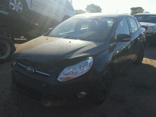 1FADP3F28DL261765 - 2013 FORD FOCUS SE BLACK photo 2