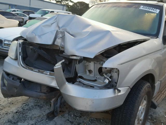 1FMFU15L43LA84166 - 2003 FORD EXPEDITION SILVER photo 9