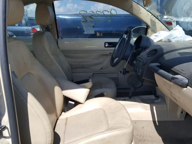 3VWPW31C27M507610 - 2007 VOLKSWAGEN NEW BEETLE 奶油色 照片 5