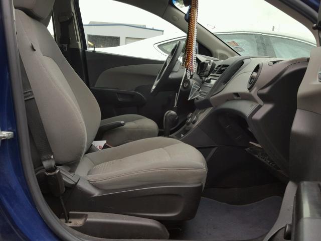 1G1JA5SH0D4105307 - 2013 CHEVROLET SONIC LS Mavi foto 5