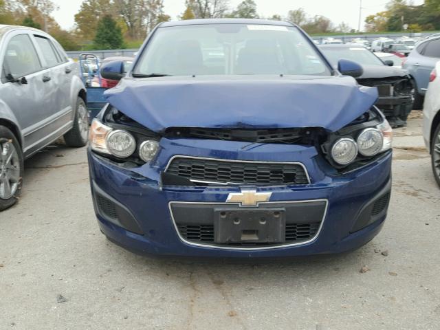 1G1JA5SH0D4105307 - 2013 CHEVROLET SONIC LS BLUE photo 9