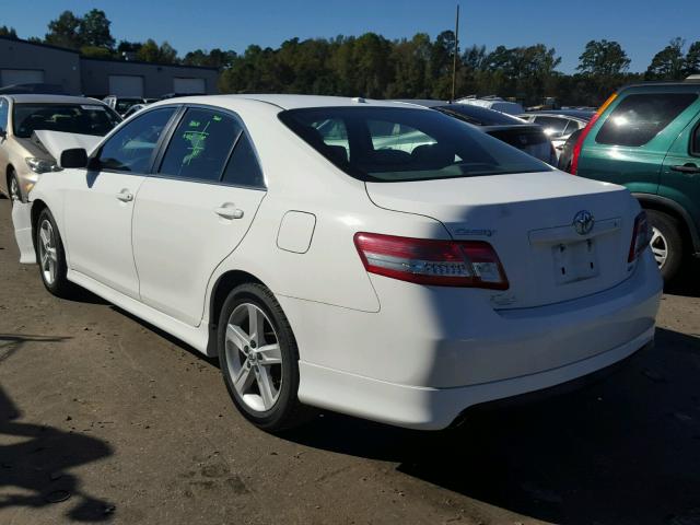 4T1BF3EK5BU776408 - 2011 TOYOTA CAMRY WHITE photo 3