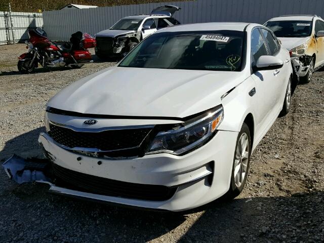 5XXGT4L37GG073216 - 2016 KIA OPTIMA LX WHITE photo 2