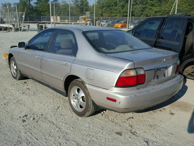 1HGCD5602VA237873 - 1997 HONDA ACCORD SE GOLD photo 3