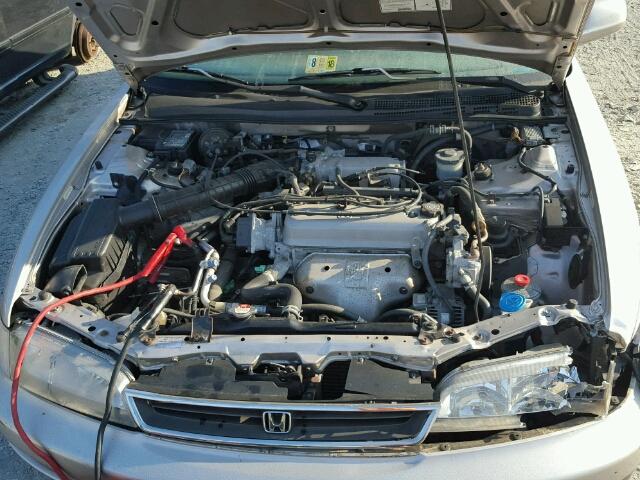 1HGCD5602VA237873 - 1997 HONDA ACCORD SE GOLD photo 7