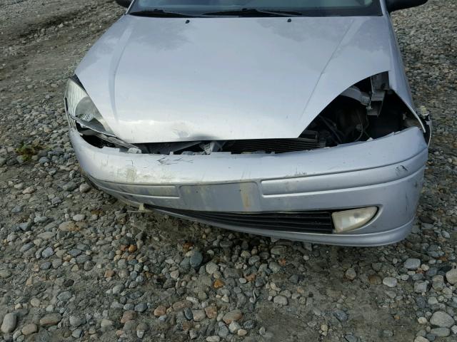 1FAFP36312W180717 - 2002 FORD FOCUS SILVER photo 9