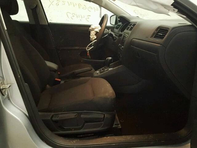 3VW2K7AJ6FM310949 - 2015 VOLKSWAGEN JETTA BASE 银色 照片 5