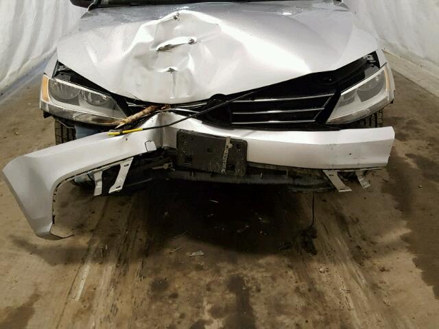 3VW2K7AJ6FM310949 - 2015 VOLKSWAGEN JETTA BASE 银色 照片 9