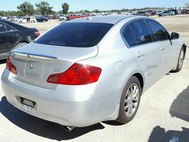 JNKCV61E09M013377 - 2009 INFINITI G37 BASE SILVER photo 4