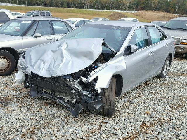 4T1BF1FK9GU523022 - 2016 TOYOTA CAMRY LE ვერცხლისფერი ფოტო 2