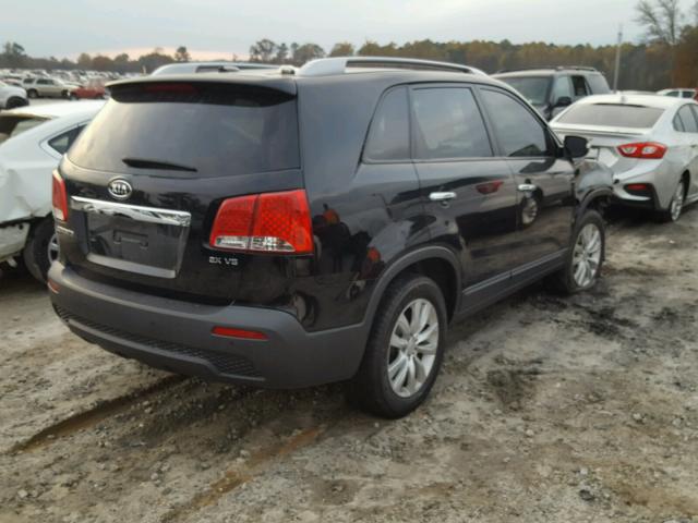 5XYKU4A25BG086973 - 2011 KIA SORENTO EX BLACK photo 4