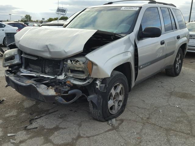 1GNDT13S642141782 - 2004 CHEVROLET TRAILBLAZE SILVER photo 2