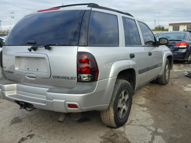 1GNDT13S642141782 - 2004 CHEVROLET TRAILBLAZE SILVER photo 4