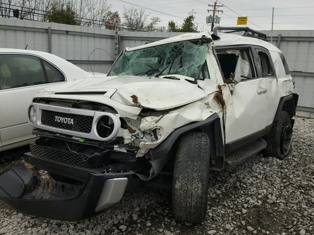 JTEBU4BF8CK132224 - 2012 TOYOTA FJ CRUISER WHITE photo 2