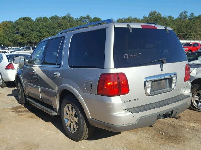 5LMFU27R04LJ36155 - 2004 LINCOLN NAVIGATOR SILVER photo 3