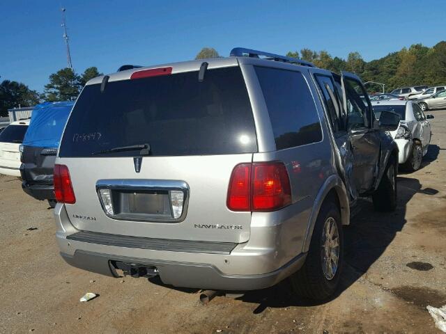 5LMFU27R04LJ36155 - 2004 LINCOLN NAVIGATOR SILVER photo 4
