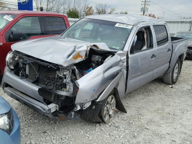 3TMLU4ENXFM166903 - 2015 TOYOTA TACOMA DOU SILVER photo 2