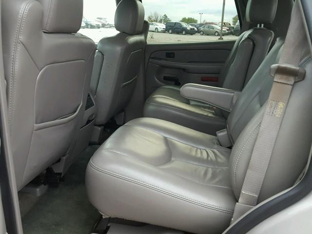 1GKEK13T25J114535 - 2005 GMC YUKON SILVER photo 6