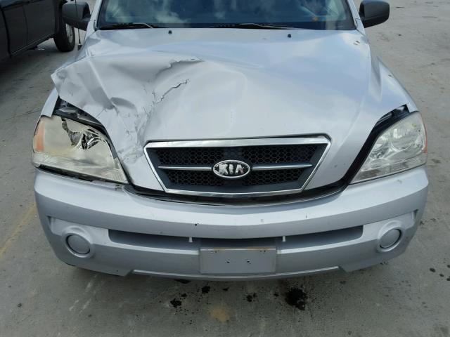 KNDJD733465561708 - 2006 KIA SORENTO EX SILVER photo 9