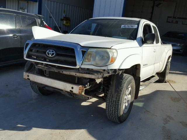 5TETU62N75Z039365 - 2005 TOYOTA TACOMA PRE WHITE photo 2