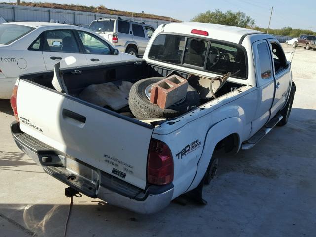 5TETU62N75Z039365 - 2005 TOYOTA TACOMA PRE WHITE photo 4