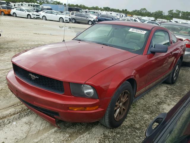 1ZVHT80N185128148 - 2008 FORD MUSTANG RED photo 2