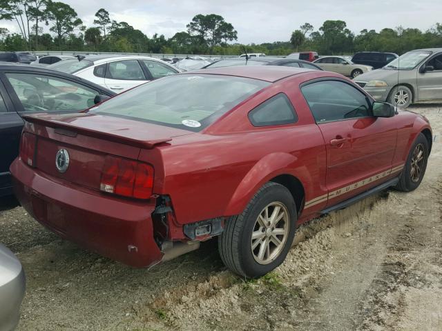 1ZVHT80N185128148 - 2008 FORD MUSTANG RED photo 4