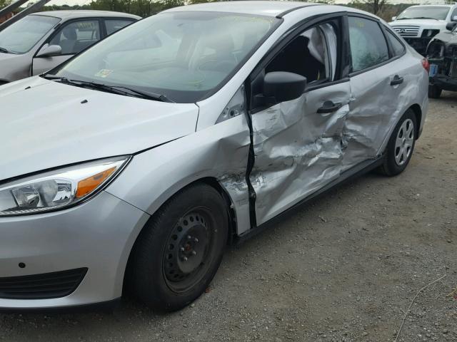 1FADP3E24GL311180 - 2016 FORD FOCUS S SILVER photo 9