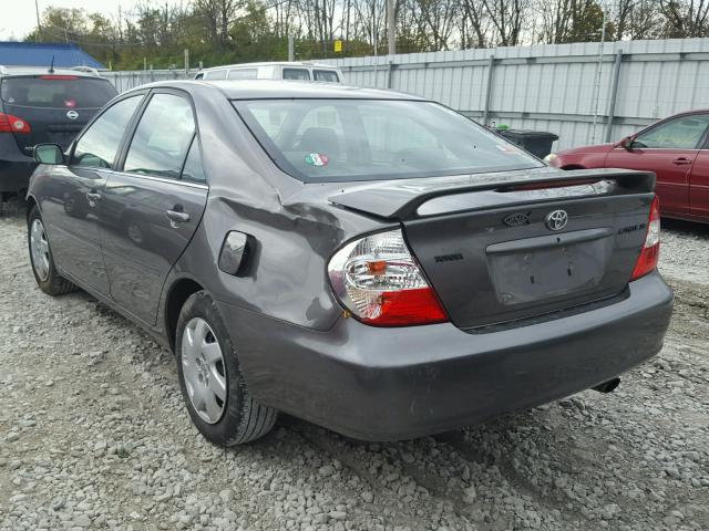 4T1BE32K13U760540 - 2003 TOYOTA CAMRY GRAY photo 3