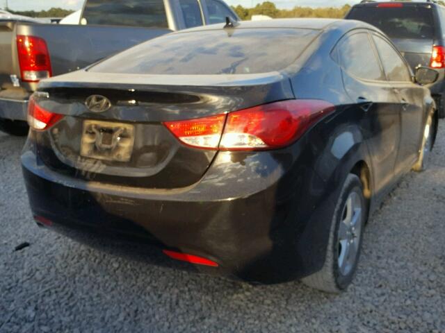 5NPDH4AE0DH310427 - 2013 HYUNDAI ELANTRA GL BLACK photo 4