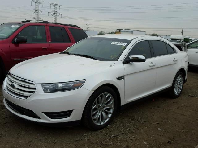 1FAHP2F80FG171831 - 2015 FORD TAURUS LIM WHITE photo 2