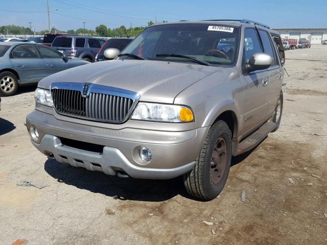 5LMFU28R82LJ12570 - 2002 LINCOLN NAVIGATOR 金色 照片 2