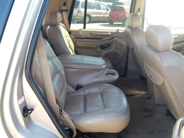 5LMFU28R82LJ12570 - 2002 LINCOLN NAVIGATOR 金色 照片 6