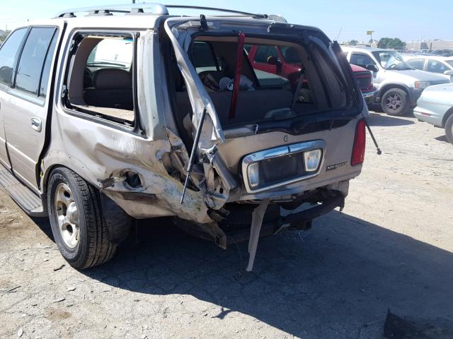 5LMFU28R82LJ12570 - 2002 LINCOLN NAVIGATOR 金色 照片 9