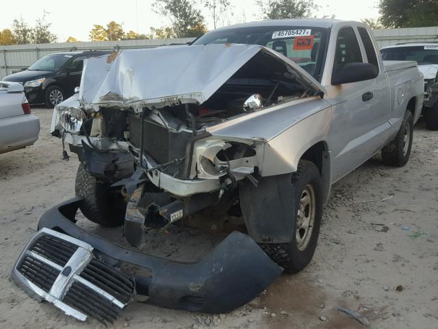 1D7HE22K15S304602 - 2005 DODGE DAKOTA ST SILVER photo 2