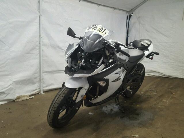 JKAEX8A15HDA30913 - 2017 KAWASAKI EX300 A WHITE photo 2