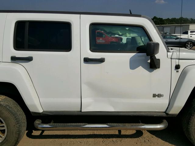 5GTEN13EX88109060 - 2008 HUMMER H3 WHITE photo 9