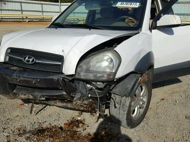 KM8JN72D88U866236 - 2008 HYUNDAI TUCSON WHITE photo 9