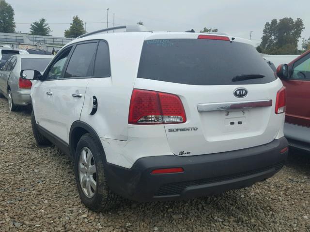 5XYKTDA20BG140067 - 2011 KIA SORENTO BA WHITE photo 3