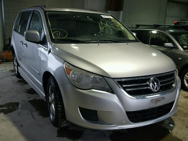 2V8HW34199R595203 - 2009 VOLKSWAGEN ROUTAN SE SILVER photo 1