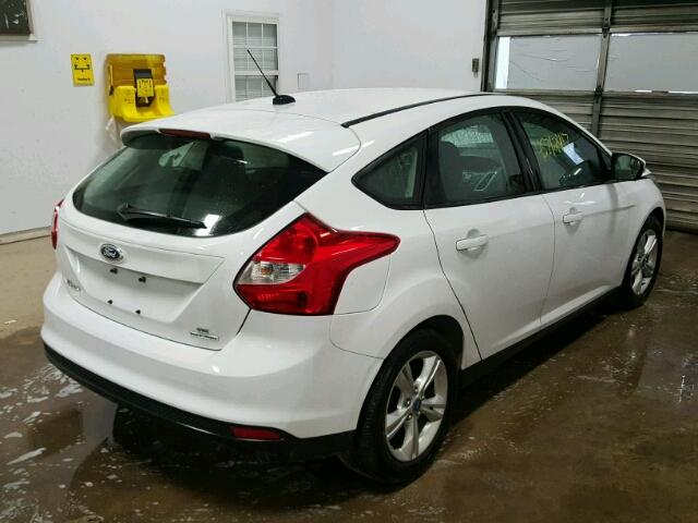 1FADP3K25DL270591 - 2013 FORD FOCUS WHITE photo 4