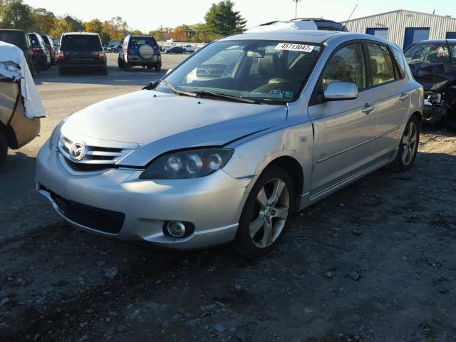 JM1BK343461437253 - 2006 MAZDA 3 HATCHBAC SILVER photo 2