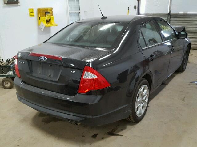 3FAHP0HA6AR226028 - 2010 FORD FUSION SE BLACK photo 4