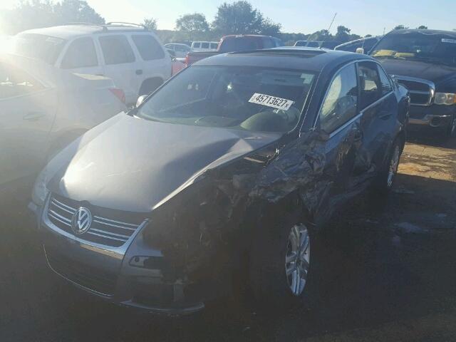 3VWEF71K57M064682 - 2007 VOLKSWAGEN JETTA WOLF GRAY photo 2