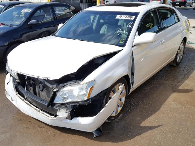 4T1BK36B35U036094 - 2005 TOYOTA AVALON XL WHITE photo 2