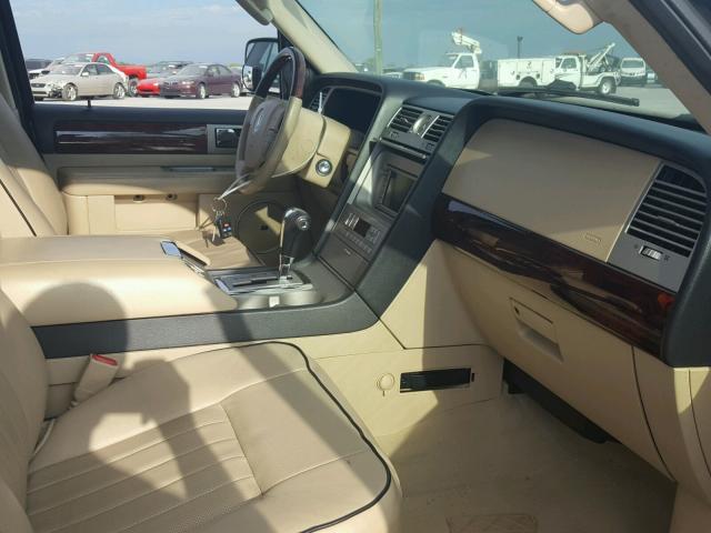 5LMFU27585LJ18520 - 2005 LINCOLN NAVIGATOR Siyah fotoğraf 5