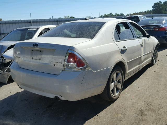 3FAHP07109R189751 - 2009 FORD FUSION SE WHITE photo 4