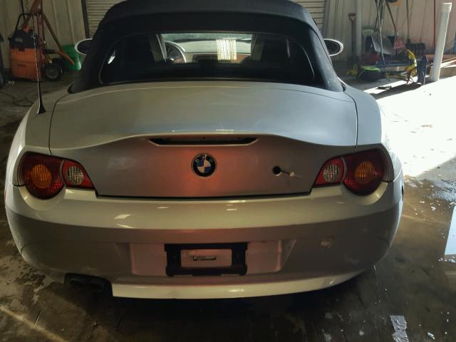 4USBT33423LR63608 - 2003 BMW Z4 SILVER photo 9