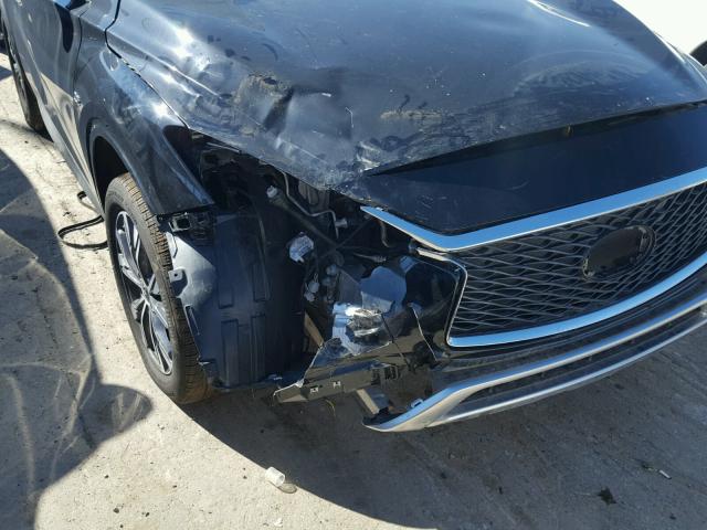 SJKCH5CR3HA028973 - 2017 INFINITI QX30 BASE BLACK photo 9